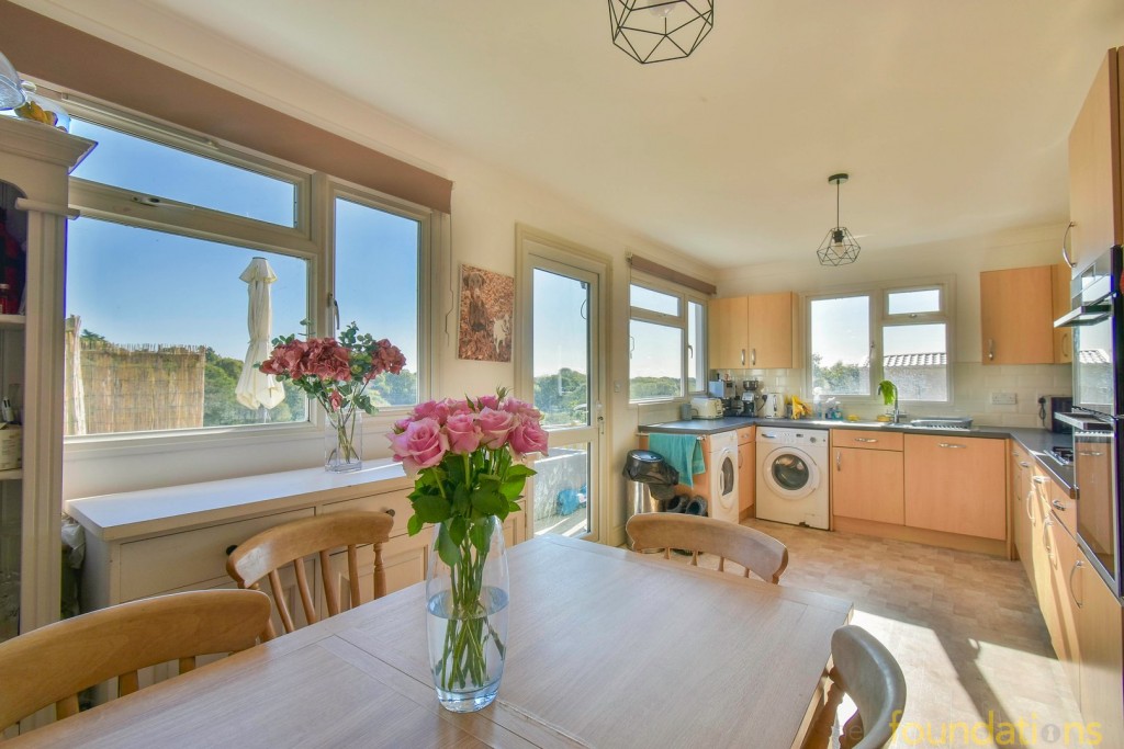Images for Sandhurst Lane, Bexhill-on-Sea, East Sussex EAID:3719479022 BID:13173601