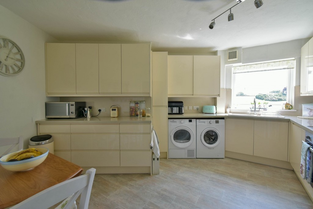 Images for West Parade, Bexhill-on-Sea, East Sussex EAID:3719479022 BID:13173601