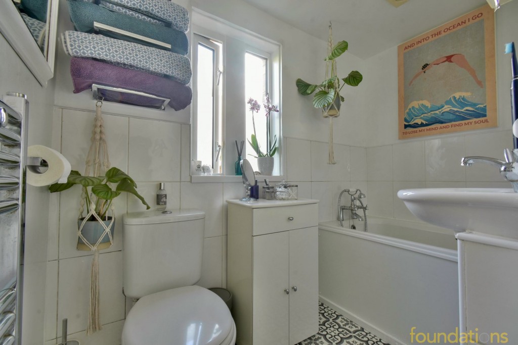 Images for Wrestwood Road, Bexhill-on-Sea, East Sussex EAID:3719479022 BID:13173601