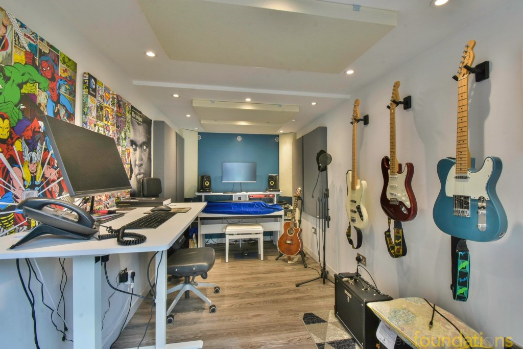 Images for Wrestwood Road, Bexhill-on-Sea, East Sussex EAID:3719479022 BID:13173601