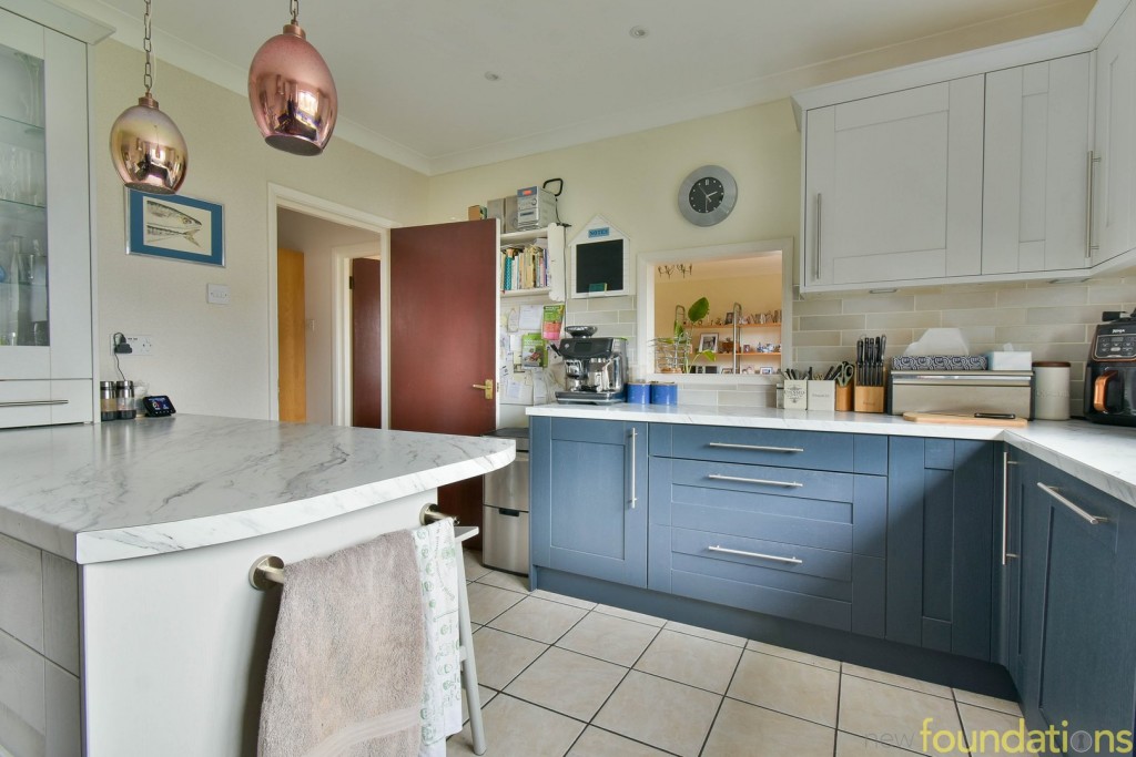 Images for Wrestwood Road, Bexhill-on-Sea, East Sussex EAID:3719479022 BID:13173601