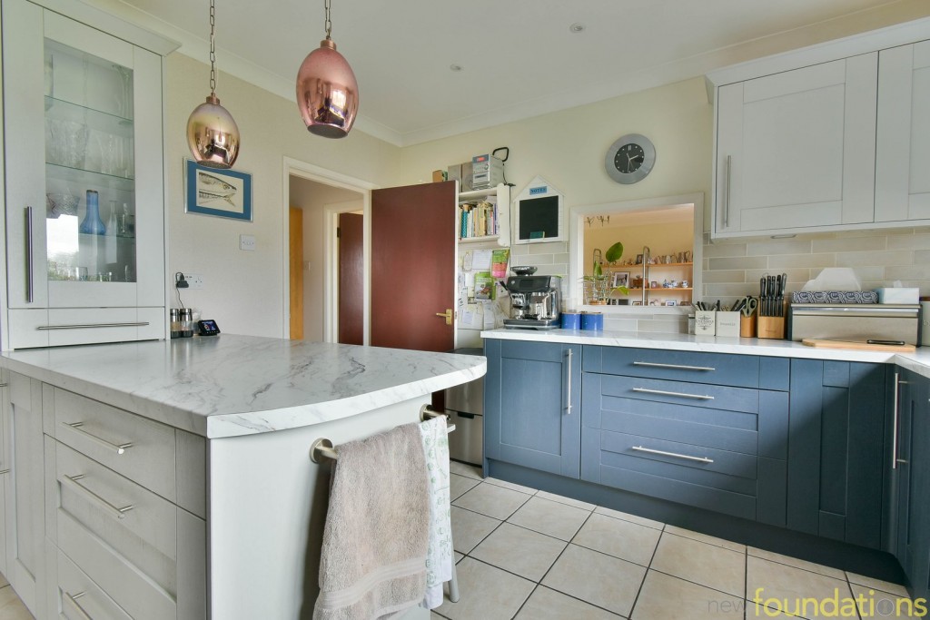 Images for Wrestwood Road, Bexhill-on-Sea, East Sussex EAID:3719479022 BID:13173601