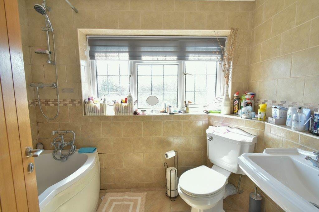 Images for Hillcrest Avenue, Bexhill-on-Sea, East Sussex EAID:3719479022 BID:13173601